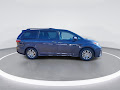 2020 Toyota Sienna XLE