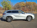 2020 Toyota Highlander Hybrid XLE