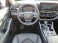 2024 Toyota Highlander Hybrid XLE