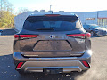 2022 Toyota Highlander Hybrid Platinum