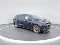 2025 Toyota Sienna Hybrid LE